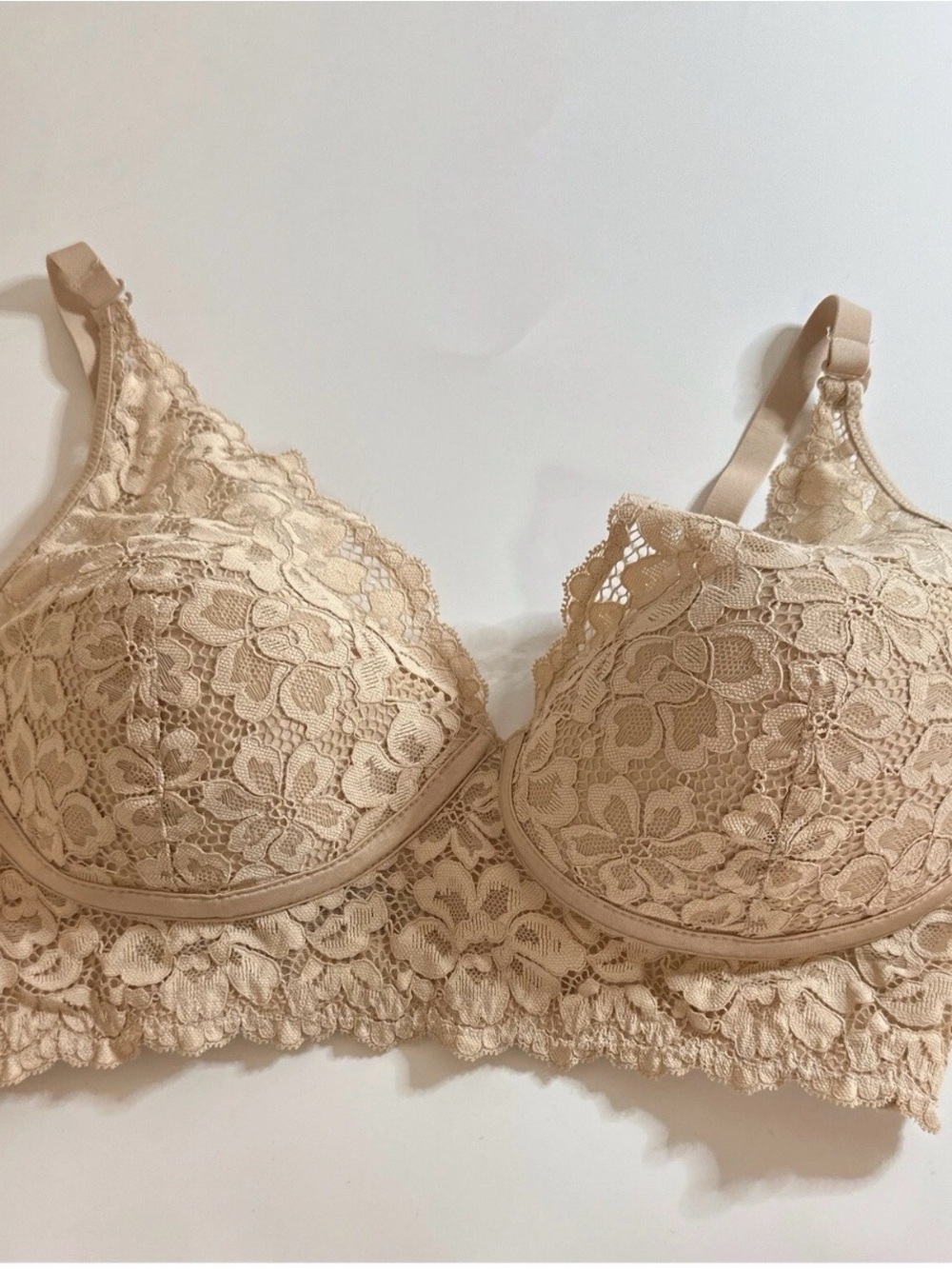 Maidenform Lace Underwire Bra in Beige - Elegant Comfort